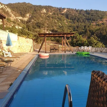 Country house Adonis Palace And Bungalows Kili