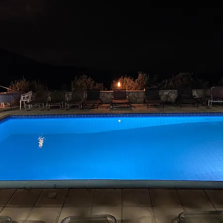 Adonis Palace And Bungalows *