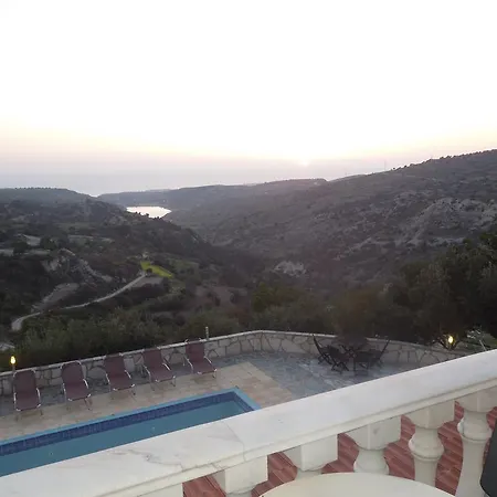 Adonis Palace And Bungalows Kili